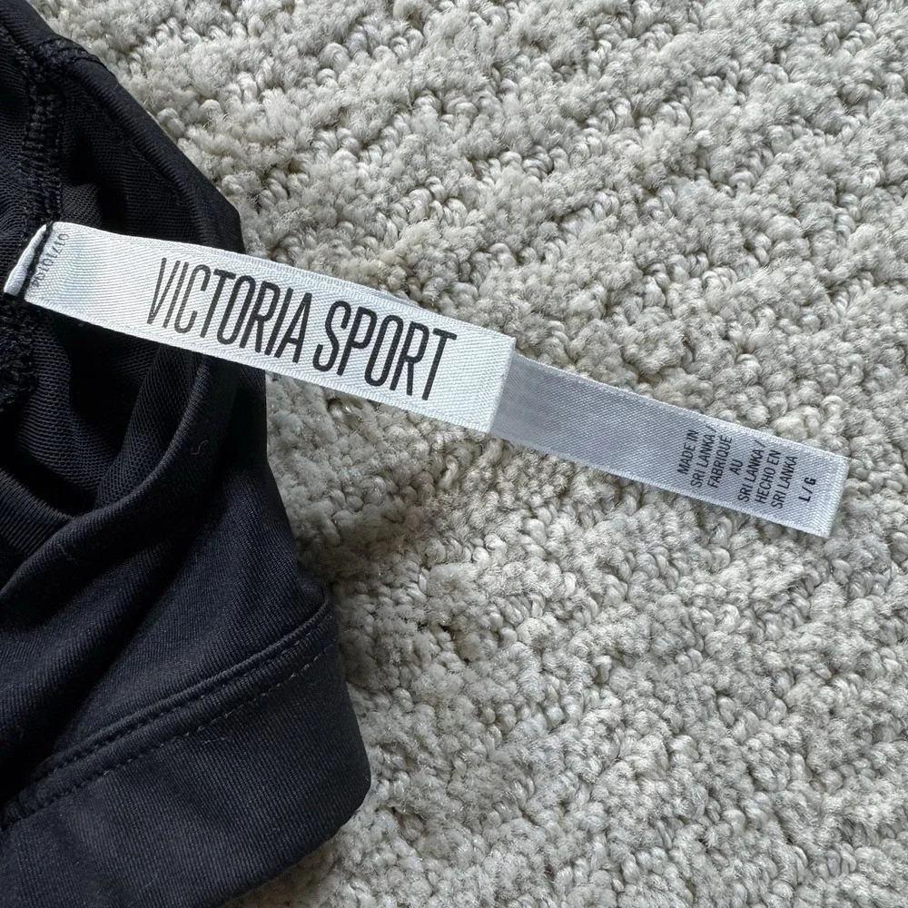 Victoria Sport Womens Large Sports‎ Bra Black Criss Cross Straps Logo Text